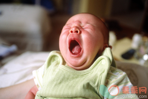 打哈欠,疲劳的,摄影,_128566621_A One-Week-Old Baby Yawning_创意图片_Getty Images China