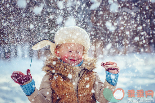 人,活动,寒冷,外套,帽子_gic14037530_Child in winter_创意图片_Getty Images China