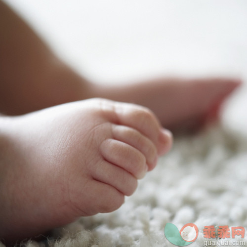 人,室内,人体,足,部分_gic16494351_Baby Feet_创意图片_Getty Images China