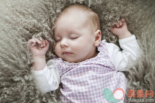 人,2到5个月,影棚拍摄,睡觉,可爱的_gic16569249_Sleeping baby_创意图片_Getty Images China