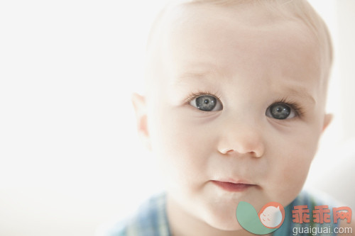 人,2到5个月,影棚拍摄,人的脸部,白人_gic16620721_Face of a baby_创意图片_Getty Images China