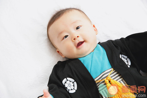 人,衣服,婴儿服装,2到5个月,室内_557047901_Japanese newborn portrait_创意图片_Getty Images China