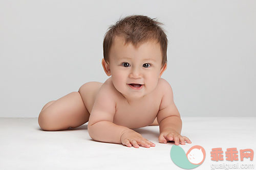 婴儿期,可爱的,室内,影棚拍摄,白色背景_gic5465186_可爱的小宝宝_创意图片_Getty Images China