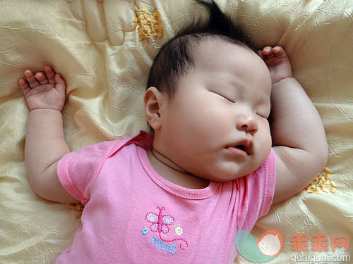 室内,人的脸部,睡觉,可爱的,_gic13863989_Real baby_创意图片_Getty Images China