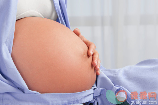 测量,人,床,人生大事,健康保健_126164150_Pregnant woman in a hospital bed_创意图片_Getty Images China