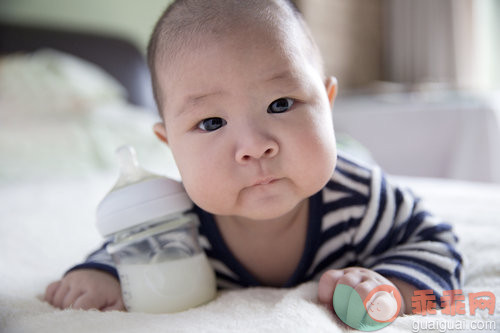 亚洲人,人,婴儿期,可爱的,健康的_552e18741_3到6个月宝宝肖像_创意图片_Getty Images China