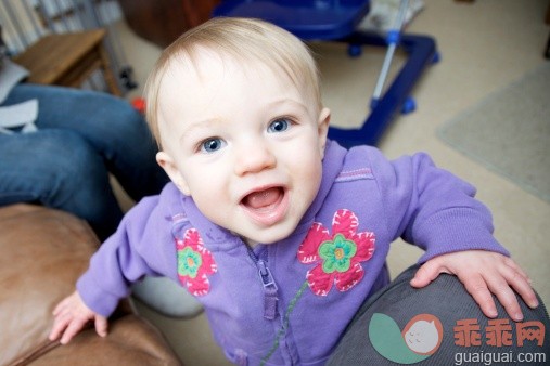 人,生活方式,人的脸部,快乐,白人_114283350_Cute Baby Girl ..._创意图片_Getty Images China