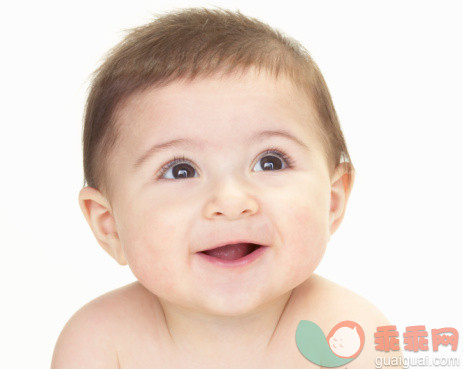 人,影棚拍摄,快乐,白人,裸体_86003204_Portrait of infant (6 Months) on white._创意图片_Getty Images China