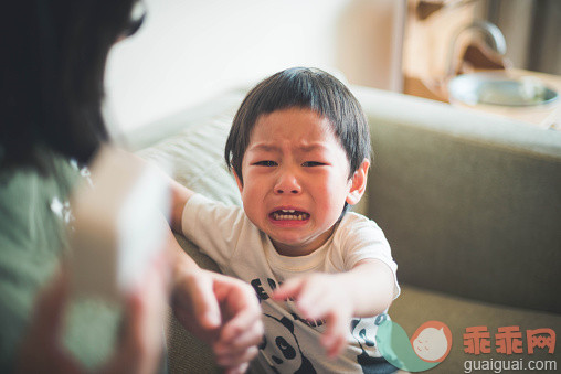 人,哭,生闷气的,肖像,摄影_559536513_Crying boy_创意图片_Getty Images China