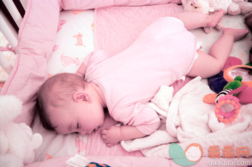 摄影,Y50701,肖像,婴儿用品,婴儿床_6474-000158_Sleeping Baby in Crib_创意图片_Getty Images China