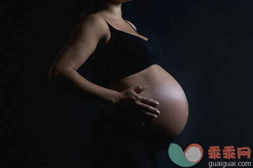 人,影棚拍摄,人体,白人,怀孕_gic17076857_Pregnant Woman_创意图片_Getty Images China