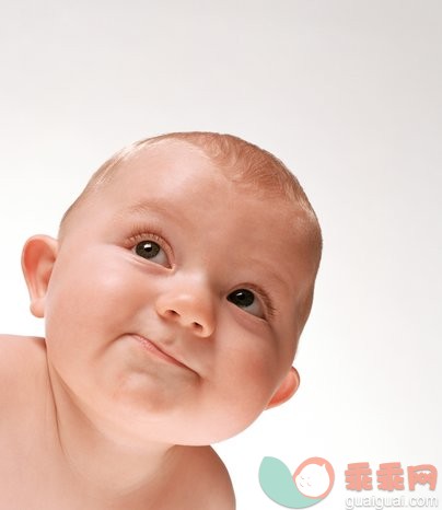 摄影,白色,白色背景,人的头部,人_200067371-004_Baby boy (6-9 months), close-up_创意图片_Getty Images China