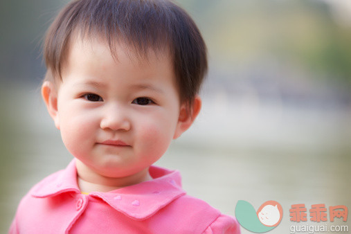 黑发,女儿,美,可爱的,美术肖像_154954734_Cute chinese baby_创意图片_Getty Images China