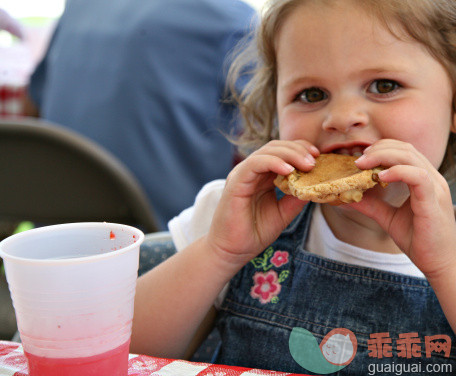 明亮,人,活动,食品,桌子_157192067_Love of Cookies._创意图片_Getty Images China