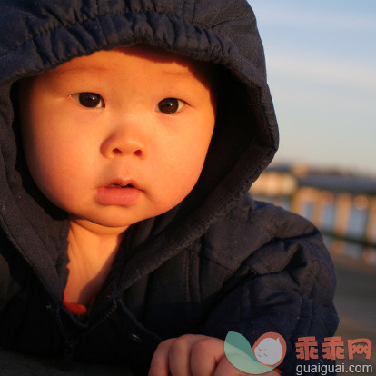 进行中,人,寒冷,2到5个月,户外_155146388_Baby Boy_创意图片_Getty Images China