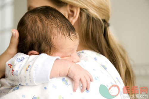 儿子,女儿,小的,母亲,父母_gic18471210_Mother holding her young baby_创意图片_Getty Images China