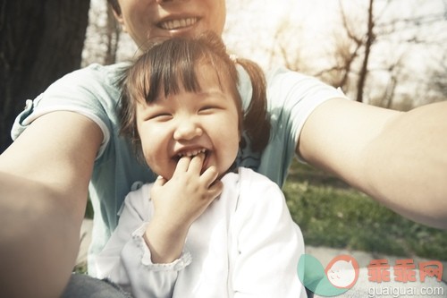 12到23个月,休闲装,衣服,可爱的,女儿_gic14874397_Father and daughter_创意图片_Getty Images China