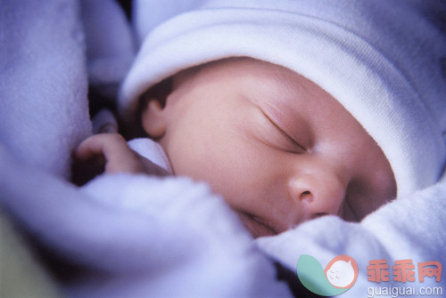 白人,人,休息,睡觉,爱的_gic14890856_Sleeping Newborn_创意图片_Getty Images China