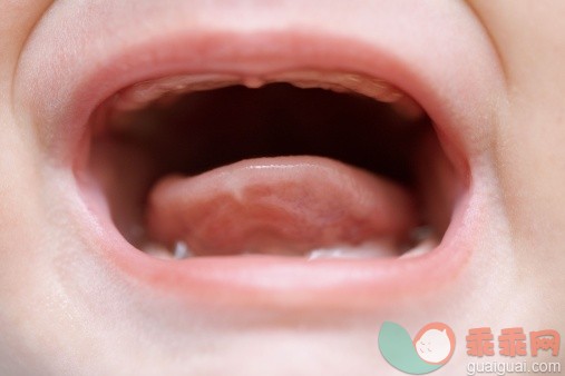 牛奶,人,生活方式,室内,人的嘴_129853791_Detail of Baby Crying_创意图片_Getty Images China