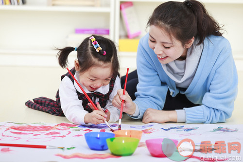 人,图像,教育,室内,快乐_gic18647525_happy painting_创意图片_Getty Images China