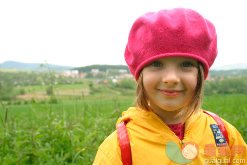 人,活动,年龄,户外,田园风光_122676046_Girl in Meadow Lower Silesia Poland_创意图片_Getty Images China