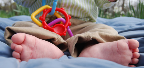 可爱的,进行中,春天,赤脚,摄影_gic16112917_Little Feet_创意图片_Getty Images China