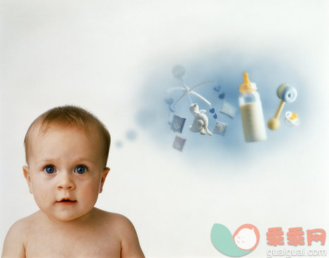 合成图像,数码合成,摄影,肖像,奶制品_bb7591-001_Baby (6-9 months) with bottle and toys (Digital Composite)_创意图片_Getty Images China