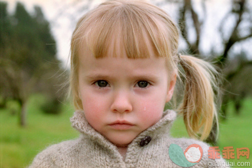 人,户外,金色头发,白人,白昼_86286595_Sad girl_创意图片_Getty Images China