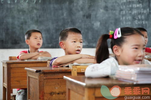 摄影,书,人,看,学生_gic3621426_乡村小学学生_创意图片_Getty Images China