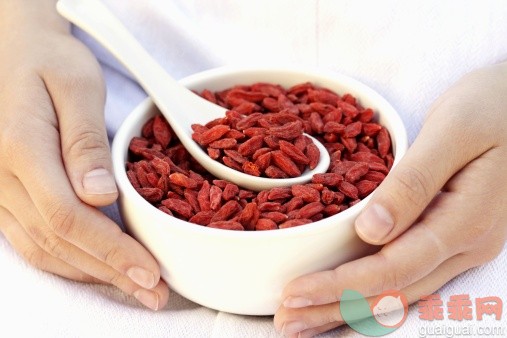 白色,人,饮食,食品,药_129938345_Dried berries of goji (Lycium barbarum)_创意图片_Getty Images China