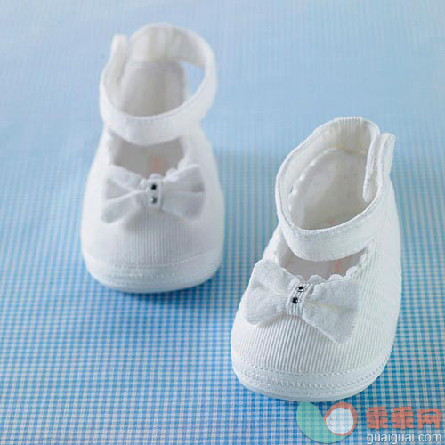 室内,无人,鞋子,支票,式样_gic5496473_Baby's shoes_创意图片_Getty Images China