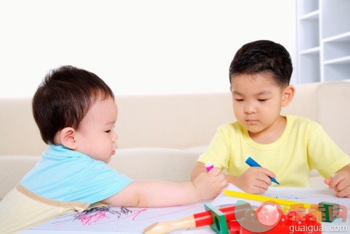 中国式逗小孩的弊端 使小孩丧失安全感