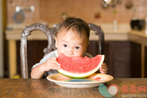 冬日宝宝吃水果要适量