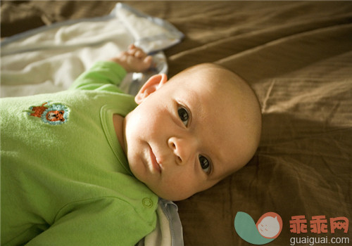 如何改善宝宝尿床